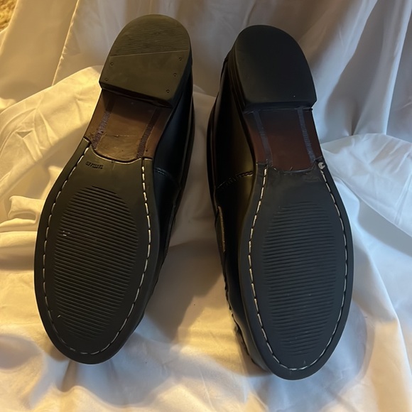 EUC Eastland penny loafers. Size 9.5W. - Picture 5 of 9